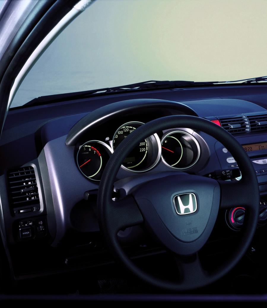  Honda Jazz 2001 года  (фото 26 из 28)
